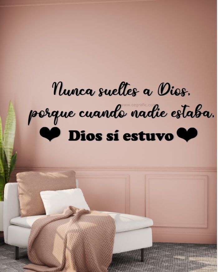 Frase Nunca sueltes a Dios, porque cuando nadie estaba, Dios sí estuvo.🖤