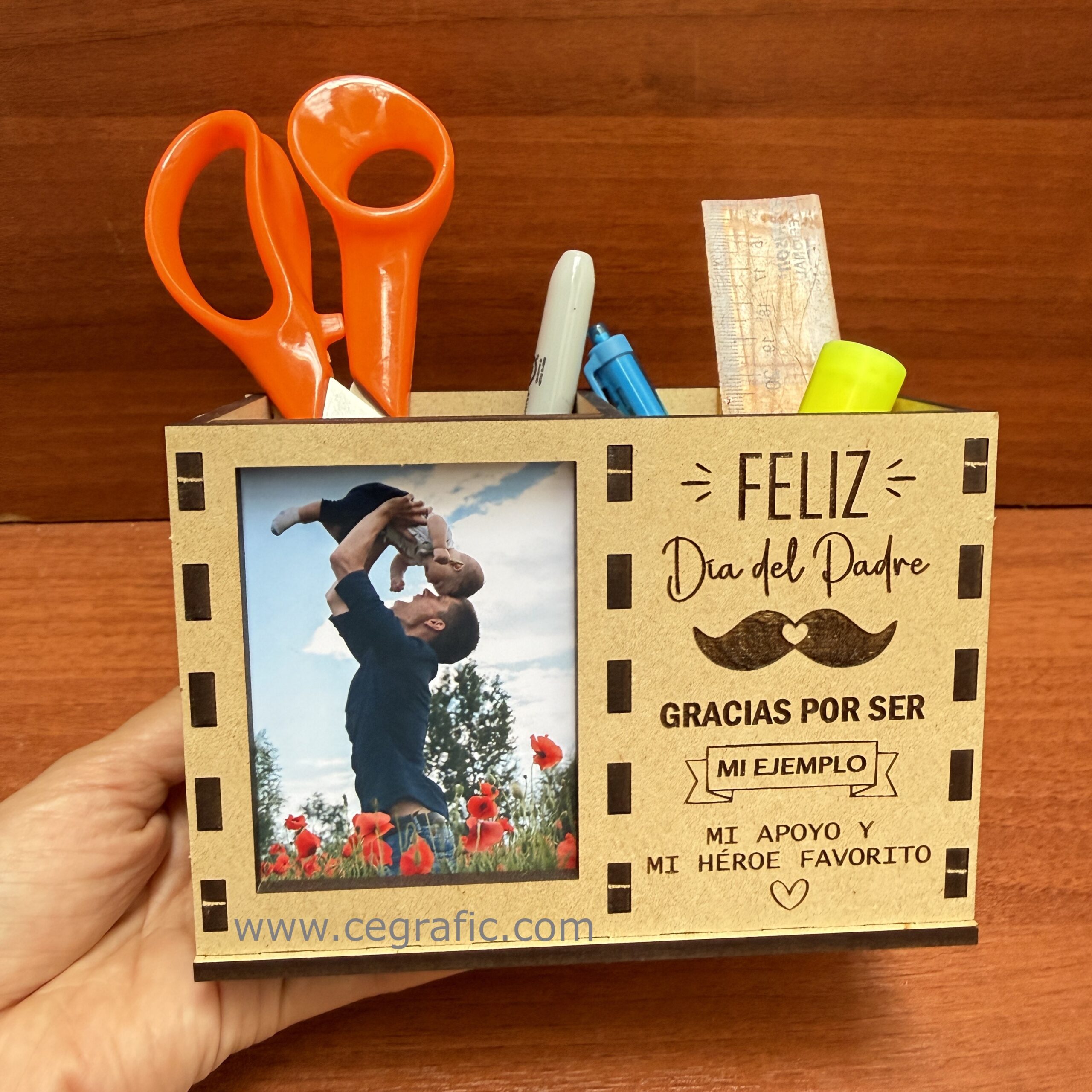 Porta lápices personalizado con porta retrato (foto)