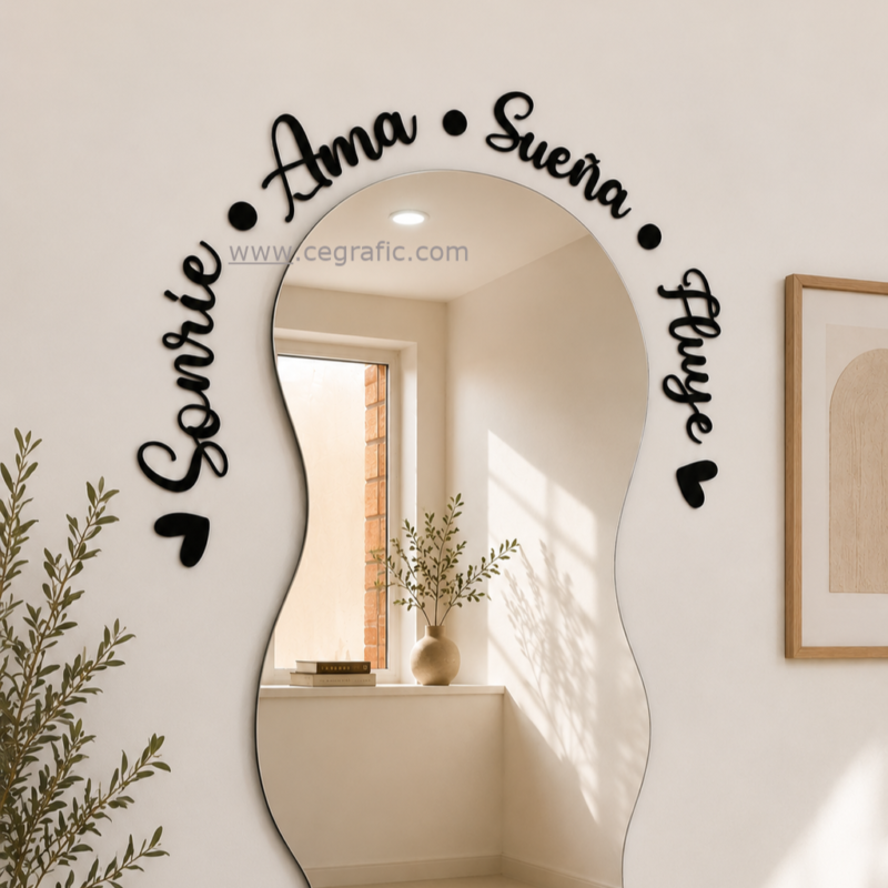 Frase espejo Sonríe Ama Sueña Fluye